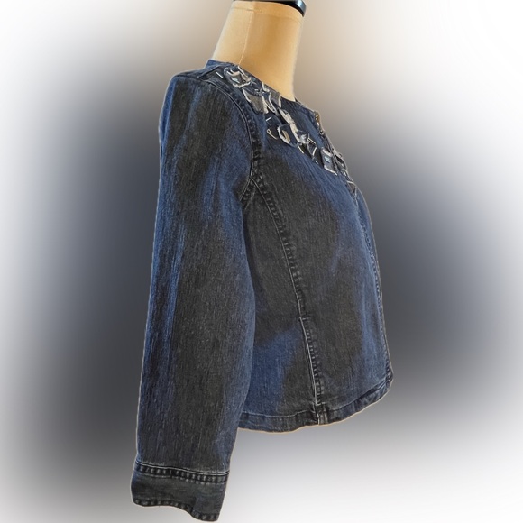 Ruby Rd. Classic Blue Denim Jacket, long sleeved, zipper front, size 8P woman - Picture 5 of 12